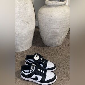 Brand New Women Panda sneakers size 5 womens